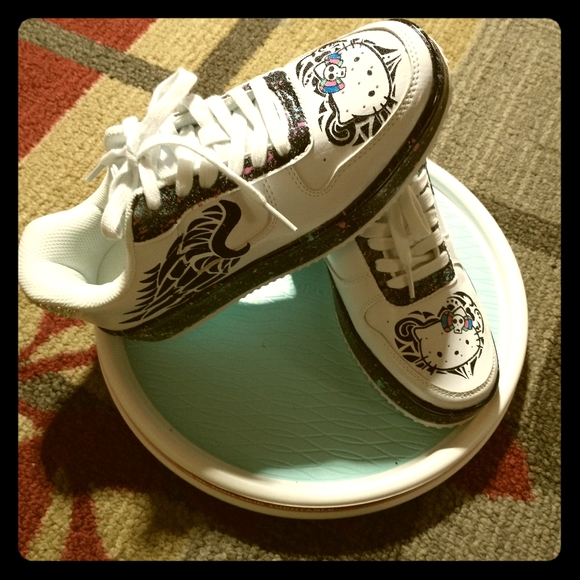 SOLD IN BUNDLE CAN RECREATE - Picture 2 of 10